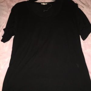 Black Tee
